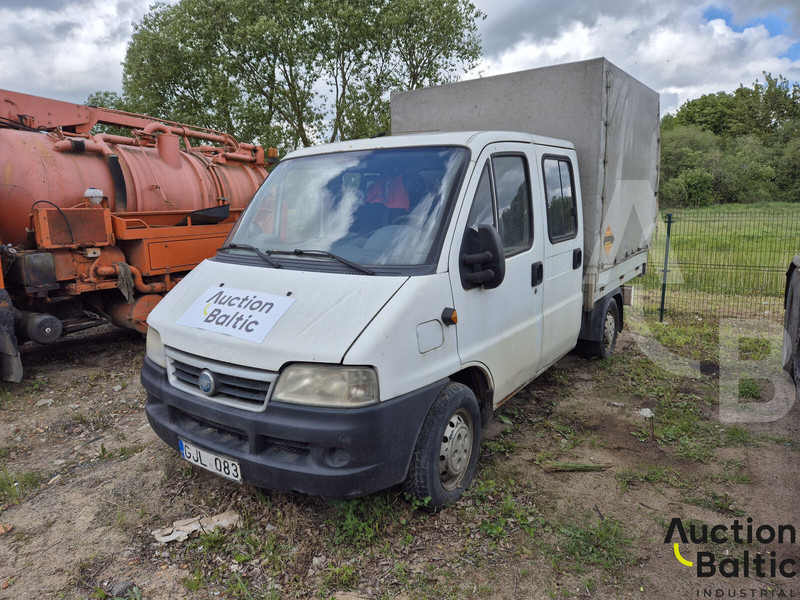 Fiat Ducato - Utilitaire plateau baché: photos 1 Fiat Ducato - Utilitaire plateau baché: photos 1