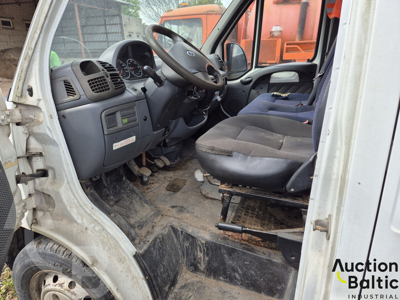 Fiat Ducato - Utilitaire plateau baché: photos 5 Fiat Ducato - Utilitaire plateau baché: photos 5