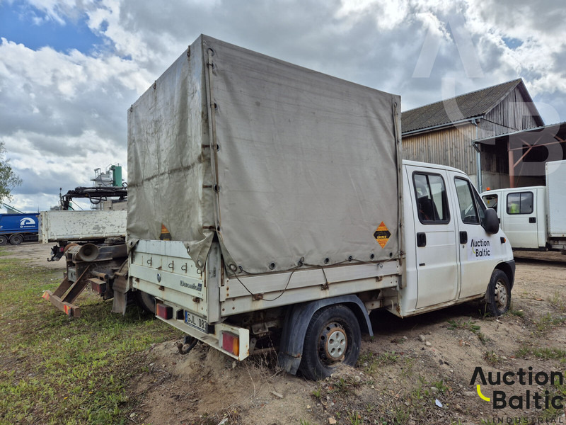 Fiat Ducato - Utilitaire plateau baché: photos 4 Fiat Ducato - Utilitaire plateau baché: photos 4