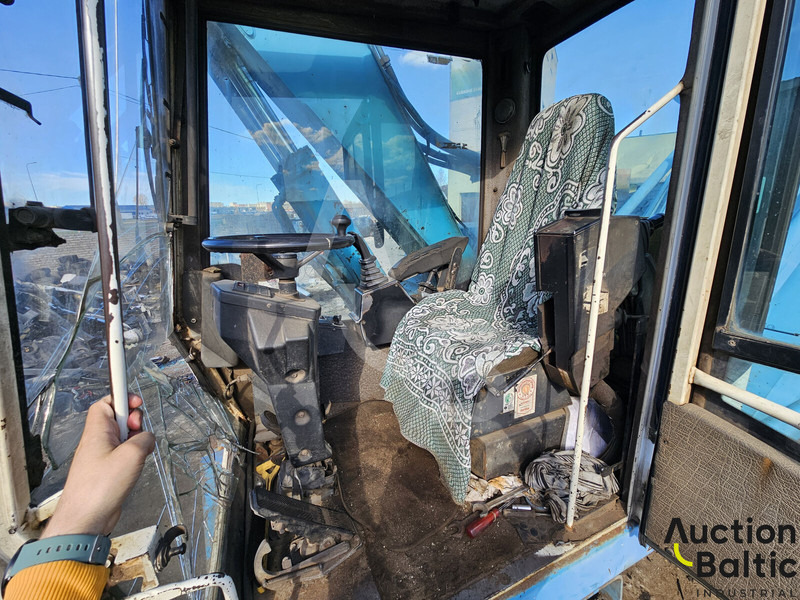 Fuchs MHL 320 - Pelle sur pneus: photos 5 Fuchs MHL 320 - Pelle sur pneus: photos 5