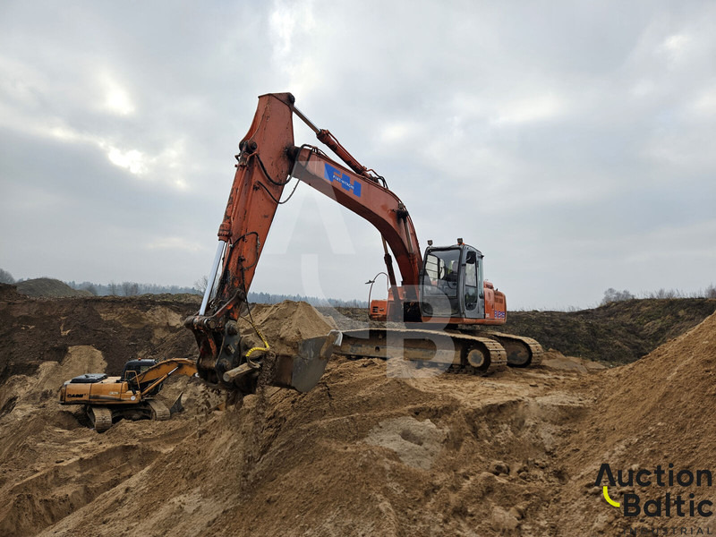 Hitachi EX 215 - Pelle sur chenille: photos 4 Hitachi EX 215 - Pelle sur chenille: photos 4