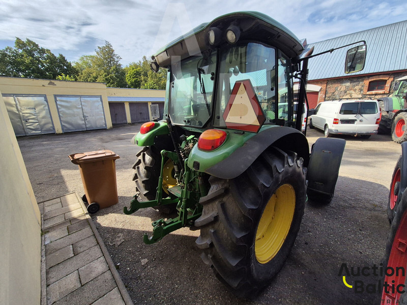 John Deere 5820 - Tracteur agricole: photos 3 John Deere 5820 - Tracteur agricole: photos 3