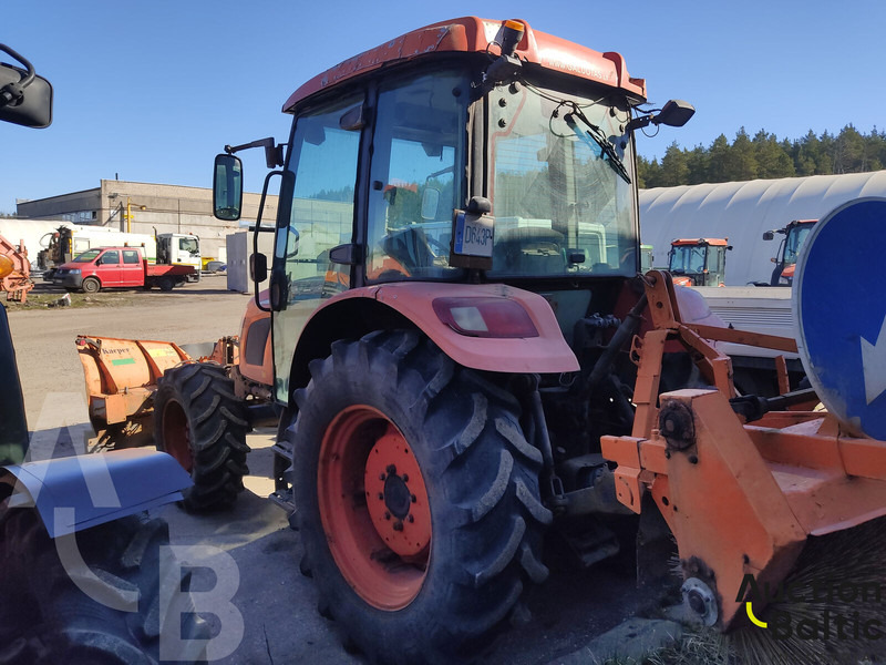 KIOTI RX 7330 - Tracteur agricole: photos 4 KIOTI RX 7330 - Tracteur agricole: photos 4