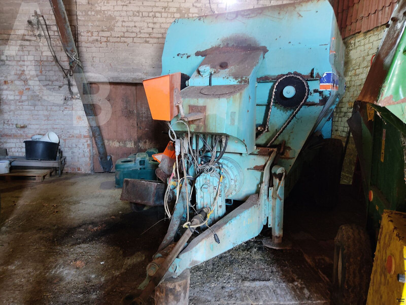 Labrador MT90 - Matériel d'élevage: photos 3 Labrador MT90 - Matériel d'élevage: photos 3