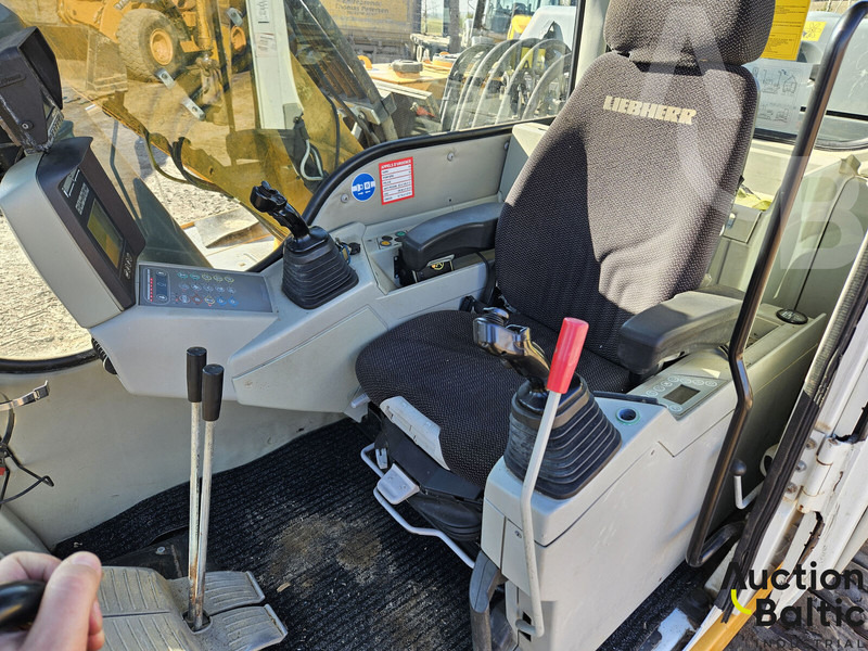 Liebherr R 900 C Litronic - Pelle sur chenille: photos 5 Liebherr R 900 C Litronic - Pelle sur chenille: photos 5