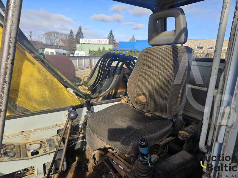 Liebherr R 902 - Pelle sur chenille: photos 5 Liebherr R 902 - Pelle sur chenille: photos 5