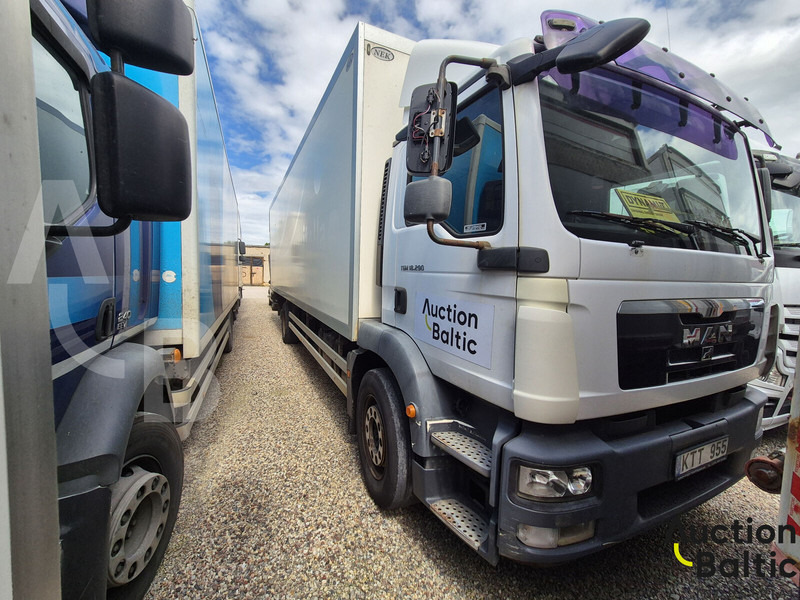 MAN 18.290 - Camion fourgon: photos 2 MAN 18.290 - Camion fourgon: photos 2