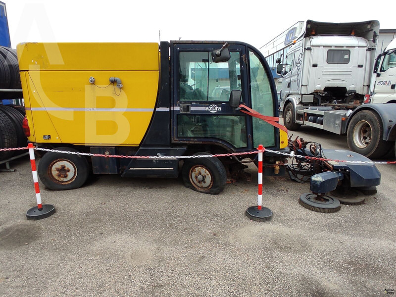 Mathieu Azura - Balayeuse de voirie: photos 4 Mathieu Azura - Balayeuse de voirie: photos 4