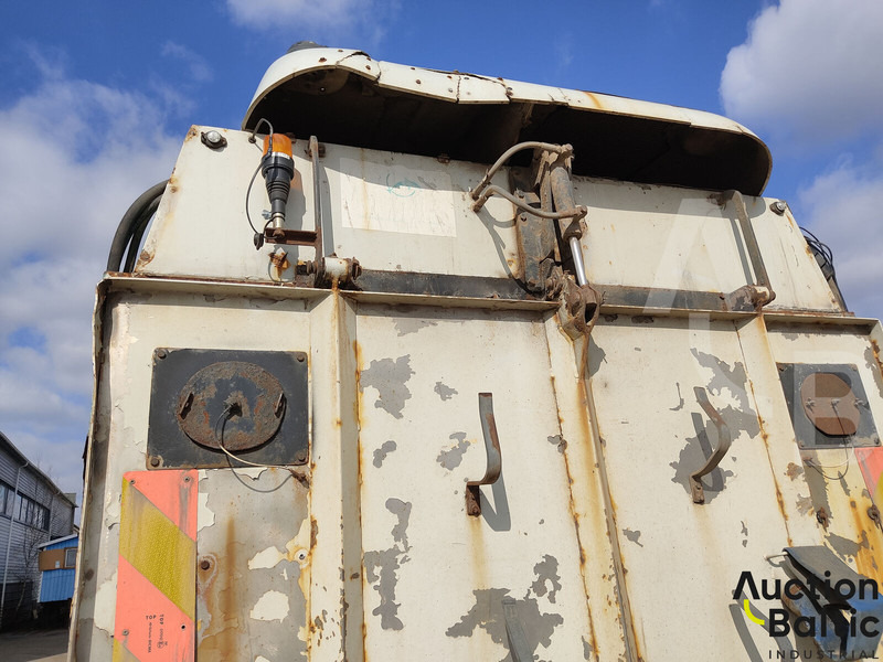 Mercedes-Benz 1517 - Balayeuse de voirie: photos 5 Mercedes-Benz 1517 - Balayeuse de voirie: photos 5