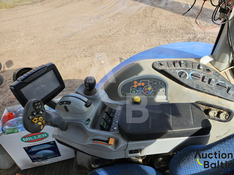 Tracteur agricole New Holland T 8.390: photos 10