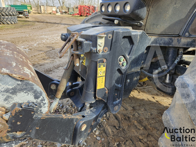 Tracteur agricole New Holland T 8.390: photos 18