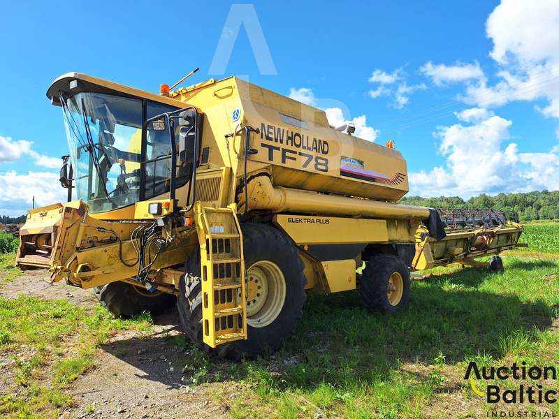 New Holland TF 78 - Moissonneuse-batteuse: photos 1 New Holland TF 78 - Moissonneuse-batteuse: photos 1