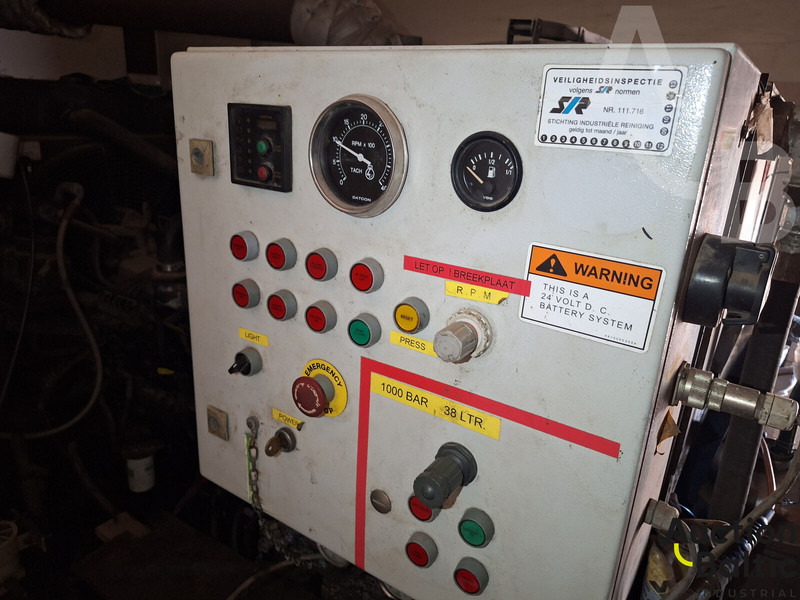 Renault Midlum 180.08 - Camion hydrocureur: photos 5 Renault Midlum 180.08 - Camion hydrocureur: photos 5