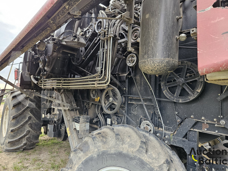 Moissonneuse-batteuse pour transport de la nourriture Rostselmash Acros 595 Plus: photos 13 Moissonneuse-batteuse pour transport de la nourriture Rostselmash Acros 595 Plus: photos 13