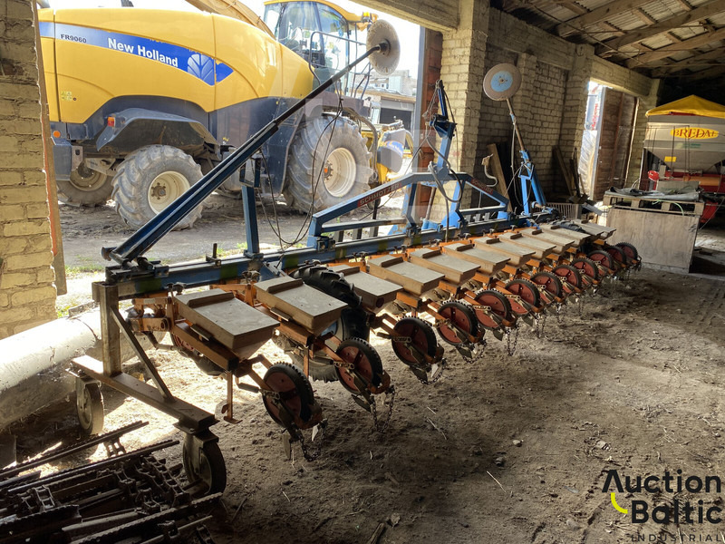 Schmotzer UD2012 - Semoir monograine: photos 4 Schmotzer UD2012 - Semoir monograine: photos 4