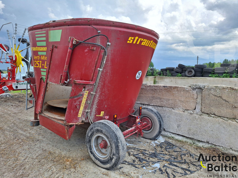 Strautmann VM 1251 L - Matériel d'élevage: photos 5 Strautmann VM 1251 L - Matériel d'élevage: photos 5