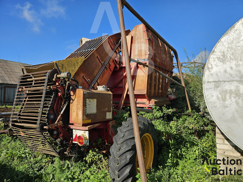 TIM Sugar beet harvester - Moissonneuse-batteuse: photos 2 TIM Sugar beet harvester - Moissonneuse-batteuse: photos 2