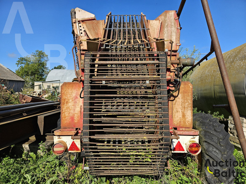 TIM Sugar beet harvester - Moissonneuse-batteuse: photos 3 TIM Sugar beet harvester - Moissonneuse-batteuse: photos 3