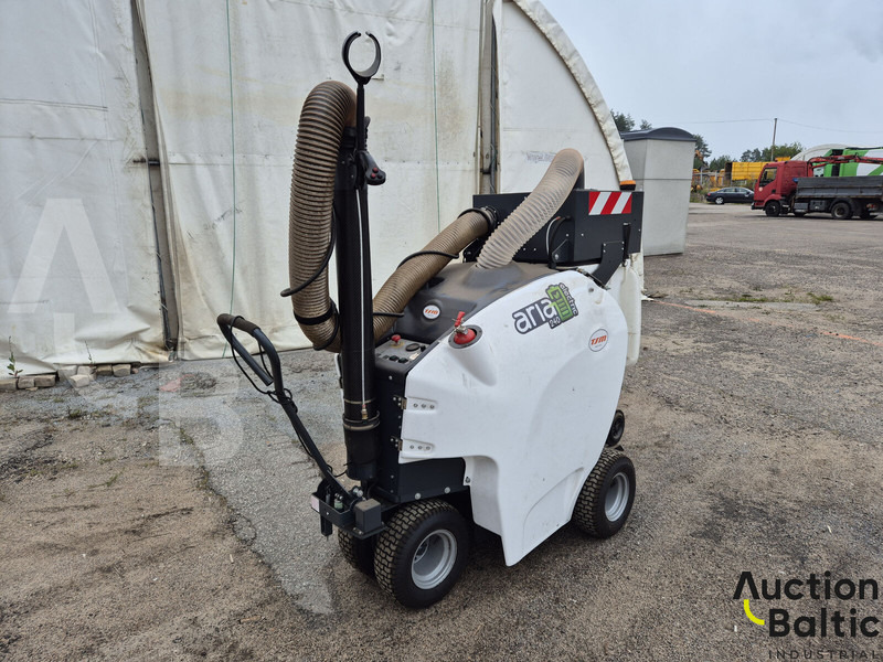 TSM Aria 240 - Balayeuse de voirie: photos 1 TSM Aria 240 - Balayeuse de voirie: photos 1