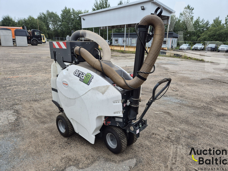 TSM Aria 240 - Balayeuse de voirie: photos 2 TSM Aria 240 - Balayeuse de voirie: photos 2