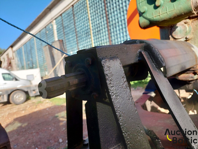 Trailer for transporting and watering water - Remorque citerne: photos 5 Trailer for transporting and watering water - Remorque citerne: photos 5