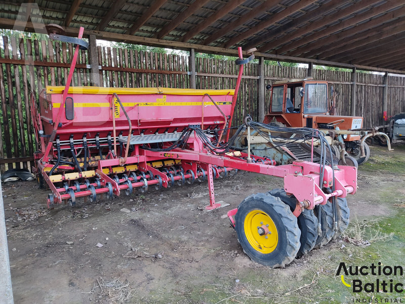 Vaderstad Rapid400C - Semoir/ Planteuse: photos 1 Vaderstad Rapid400C - Semoir/ Planteuse: photos 1