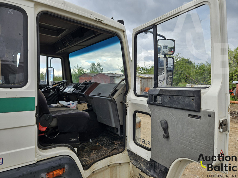 Remorqueuse Volvo FL 608: photos 6 Remorqueuse Volvo FL 608: photos 6