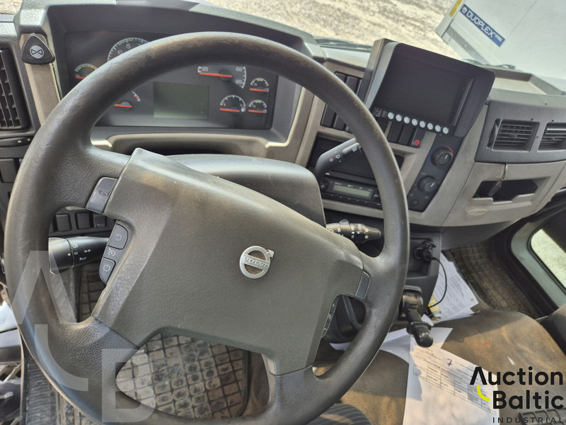 Volvo FL240 - Camion fourgon: photos 5 Volvo FL240 - Camion fourgon: photos 5