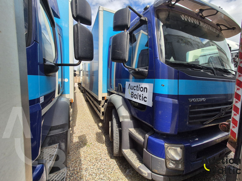 Volvo FL240 - Camion fourgon: photos 2 Volvo FL240 - Camion fourgon: photos 2