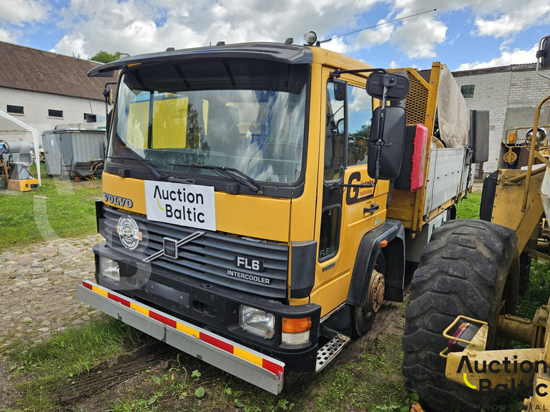 Volvo FL612 - Camion plateau: photos 1 Volvo FL612 - Camion plateau: photos 1