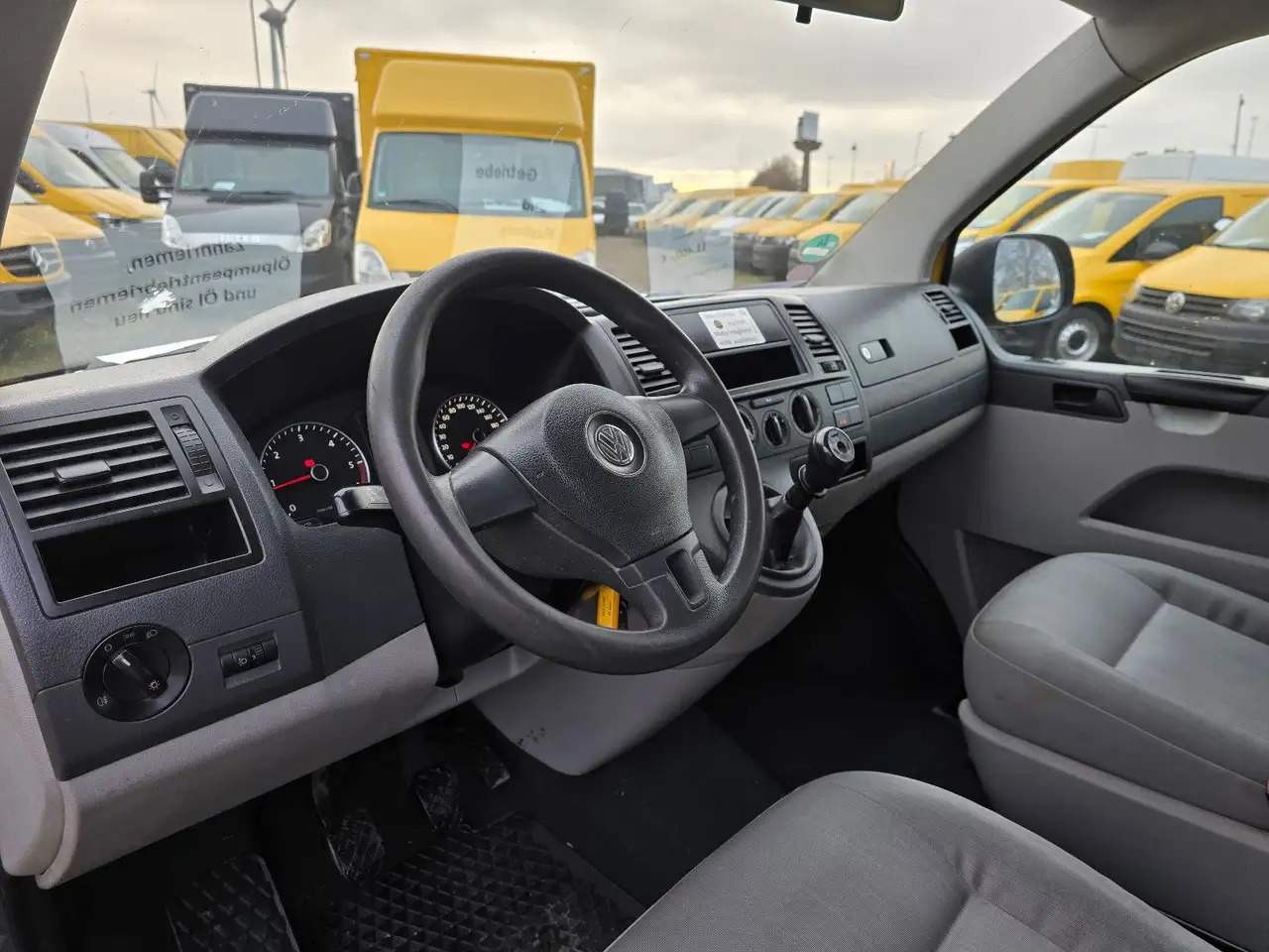 Fourgon utilitaire Volkswagen T5 Transporter/2.0 TDI/EU5/1.Hand/5-Sitze: photos 10 Fourgon utilitaire Volkswagen T5 Transporter/2.0 TDI/EU5/1.Hand/5-Sitze: photos 10