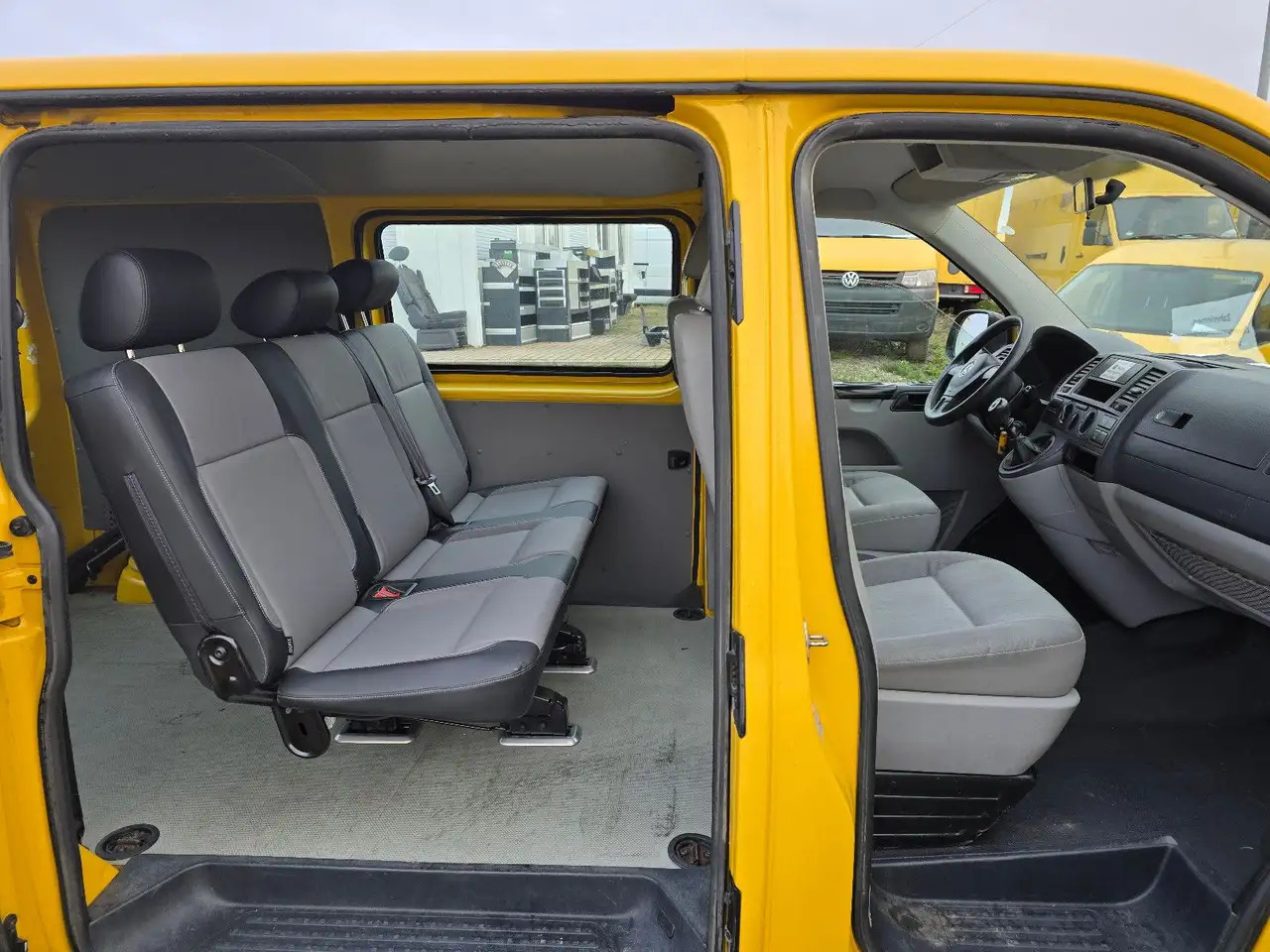 Fourgon utilitaire Volkswagen T5 Transporter/2.0 TDI/EU5/1.Hand/5-Sitze: photos 9 Fourgon utilitaire Volkswagen T5 Transporter/2.0 TDI/EU5/1.Hand/5-Sitze: photos 9