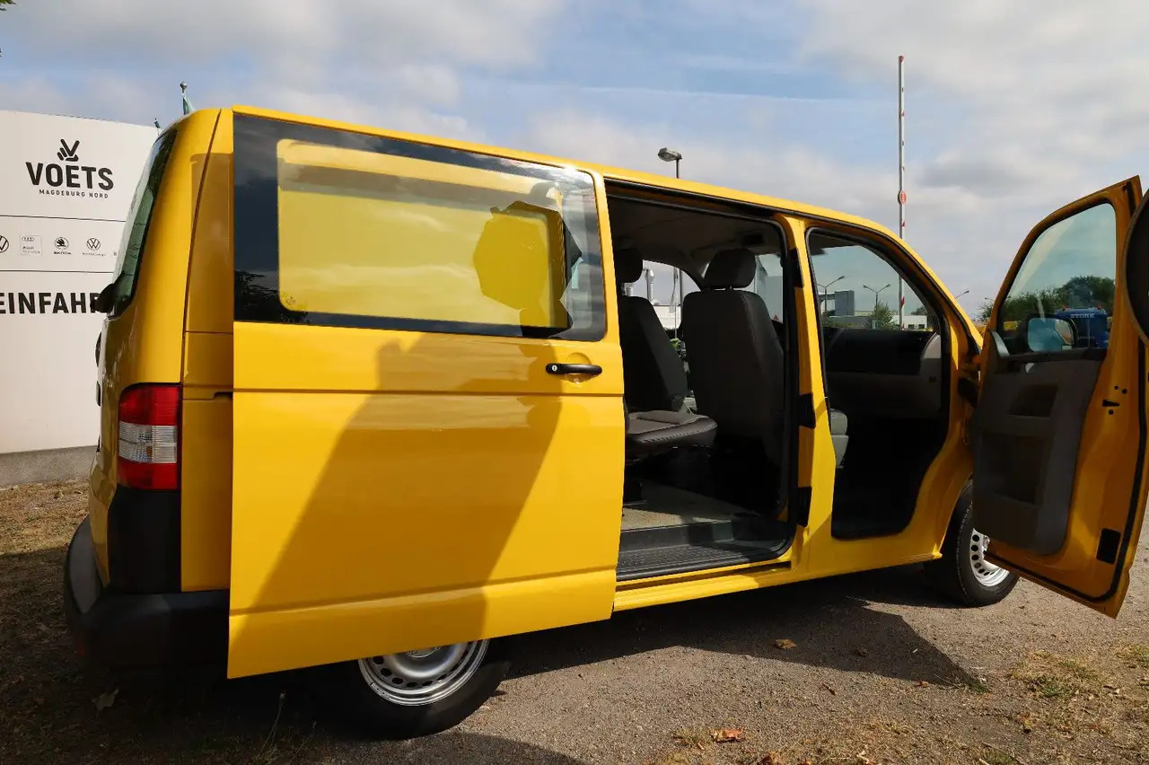 Volkswagen T5 Transporter/ 2.0 TDI/EU5/1.Hand/5-Sitze - Utilitaire double cabine: photos 2 Volkswagen T5 Transporter/ 2.0 TDI/EU5/1.Hand/5-Sitze - Utilitaire double cabine: photos 2