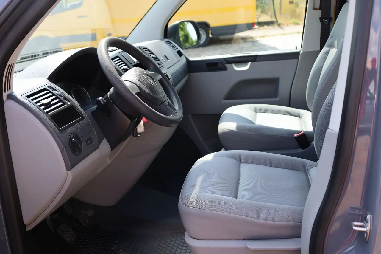 Volkswagen T5 Transporter Kasten-Kombi 2.0 TDI/EU5/5-Sitze - Voiture: photos 5 Volkswagen T5 Transporter Kasten-Kombi 2.0 TDI/EU5/5-Sitze - Voiture: photos 5