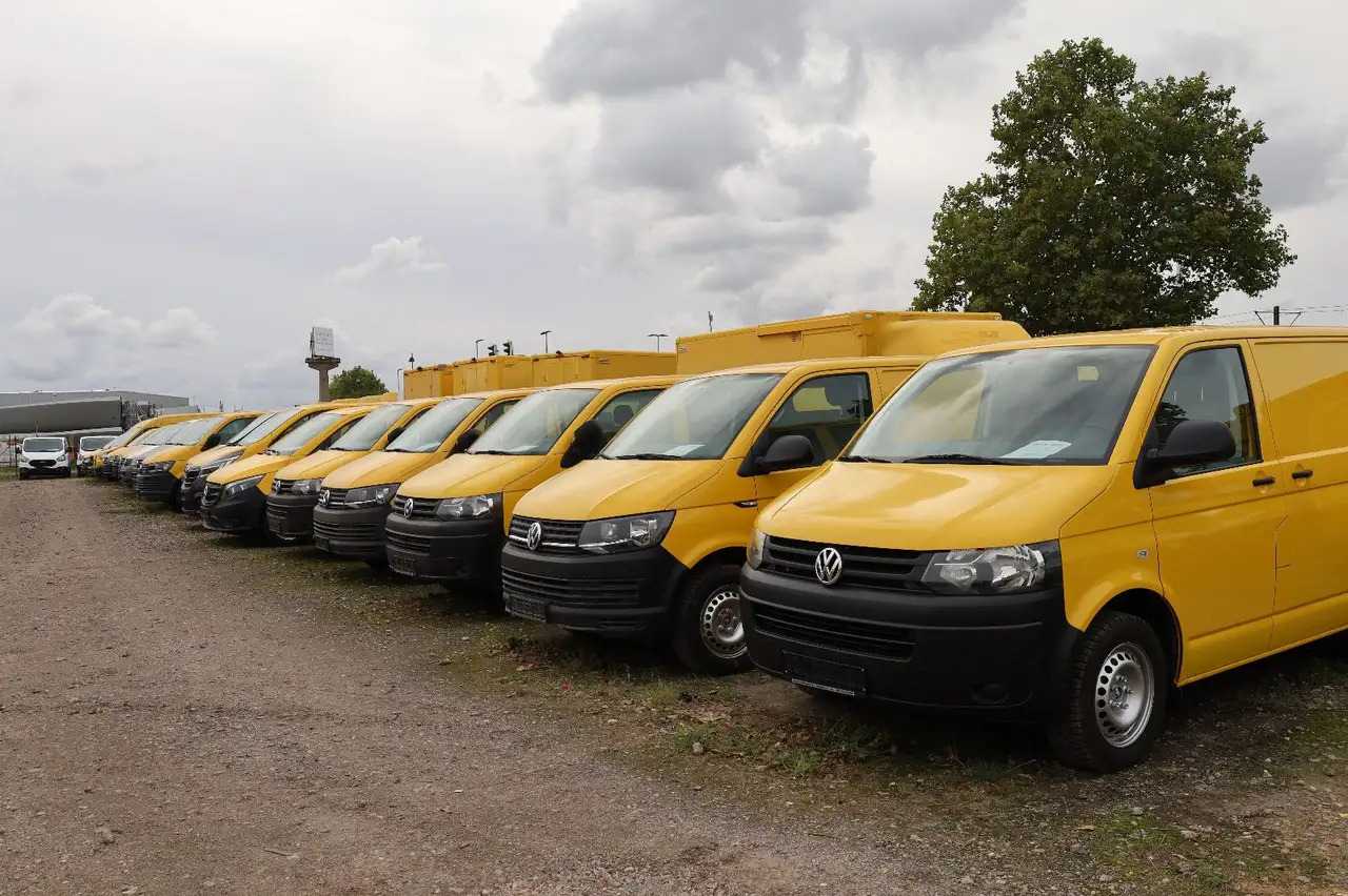 Volkswagen T5 Transporter Kasten-Kombi 2.0 TDI/EU5 - Voiture: photos 1 Volkswagen T5 Transporter Kasten-Kombi 2.0 TDI/EU5 - Voiture: photos 1