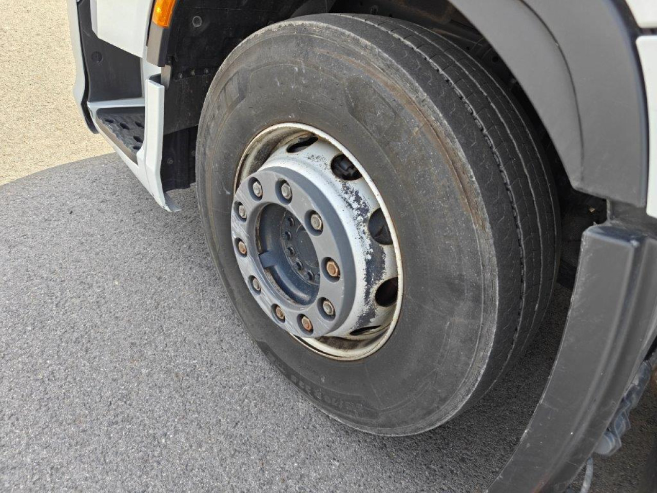 IVECO Stralis AS440S46T/P2LNG Euro6 Intarder Klima - Tracteur routier: photos 5 IVECO Stralis AS440S46T/P2LNG Euro6 Intarder Klima - Tracteur routier: photos 5