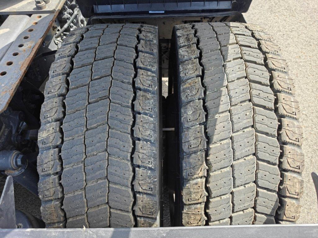 IVECO Stralis AS440S46T/P2LNG Euro6 Intarder Klima - Tracteur routier: photos 3 IVECO Stralis AS440S46T/P2LNG Euro6 Intarder Klima - Tracteur routier: photos 3