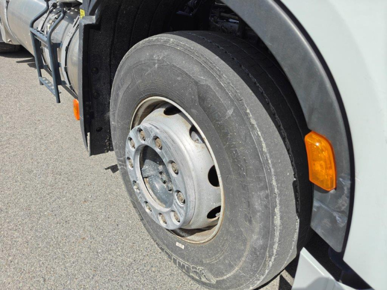 IVECO Stralis AS440S46T/P2LNG Euro6 Intarder Klima - Tracteur routier: photos 2 IVECO Stralis AS440S46T/P2LNG Euro6 Intarder Klima - Tracteur routier: photos 2