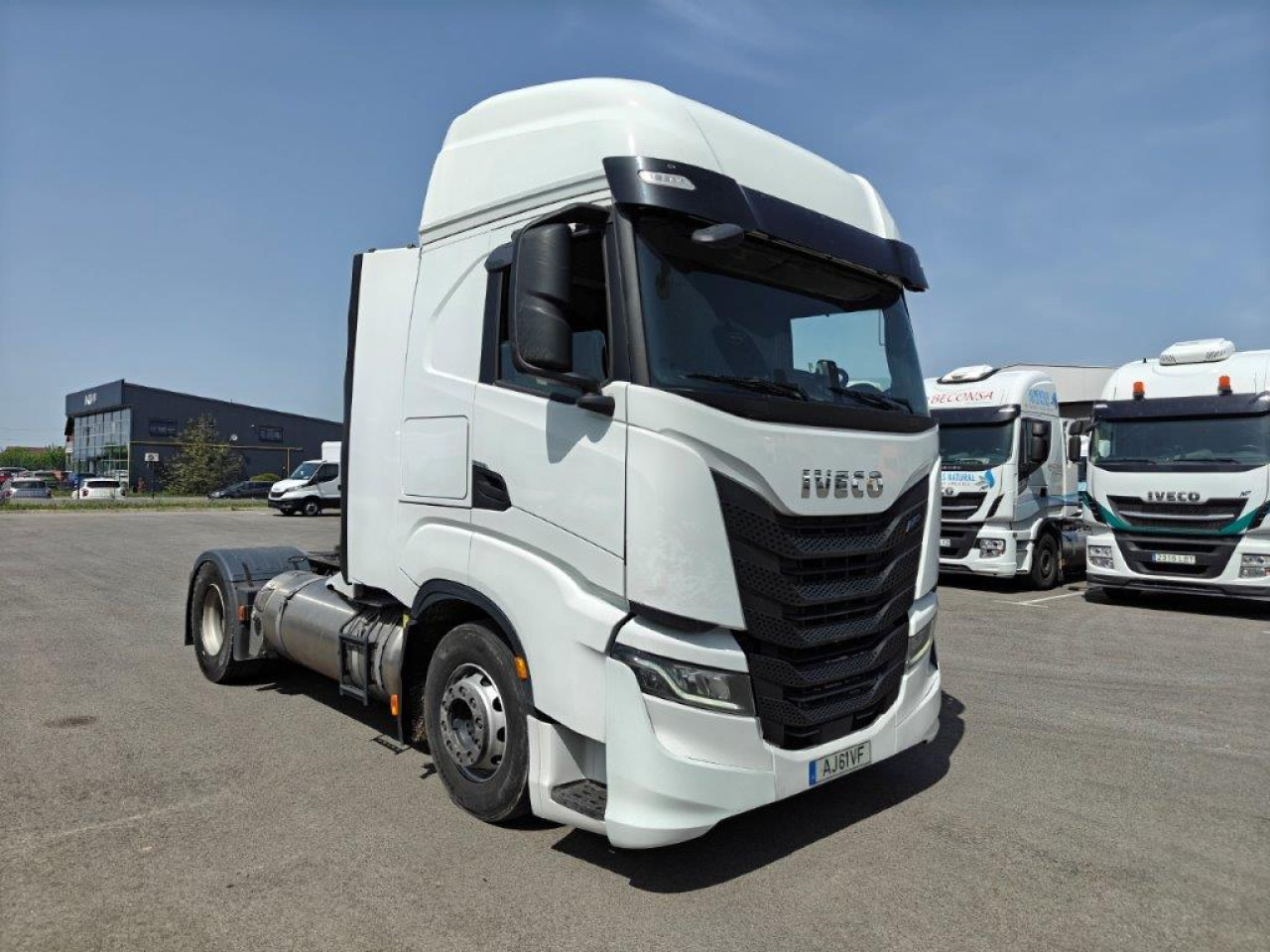 IVECO Stralis AS440S46T/P2LNG Euro6 Intarder Klima - Tracteur routier: photos 1 IVECO Stralis AS440S46T/P2LNG Euro6 Intarder Klima - Tracteur routier: photos 1