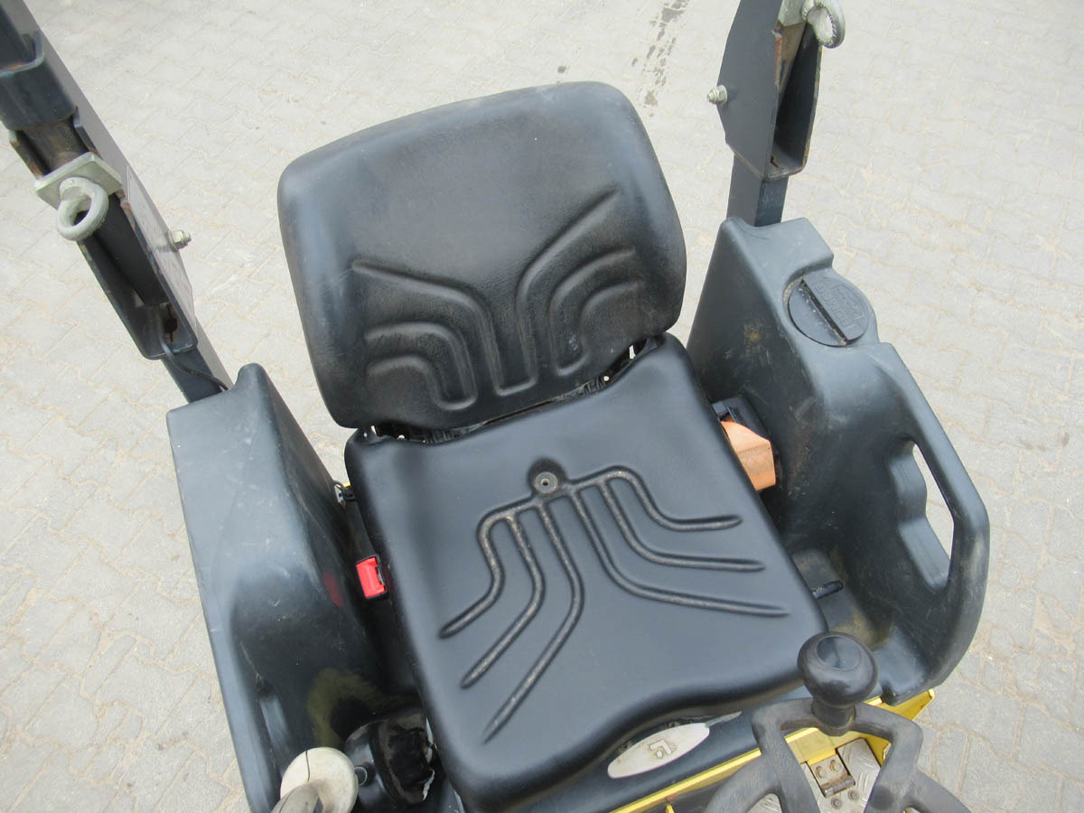 Compacteur BOMAG BW80AD-5: photos 11