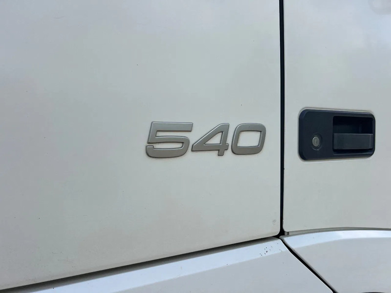 Volvo FH 540 6x2**VOITH RETARDER*FH 13 540**Euro5eev - Camion plateau: photos 2 Volvo FH 540 6x2**VOITH RETARDER*FH 13 540**Euro5eev - Camion plateau: photos 2