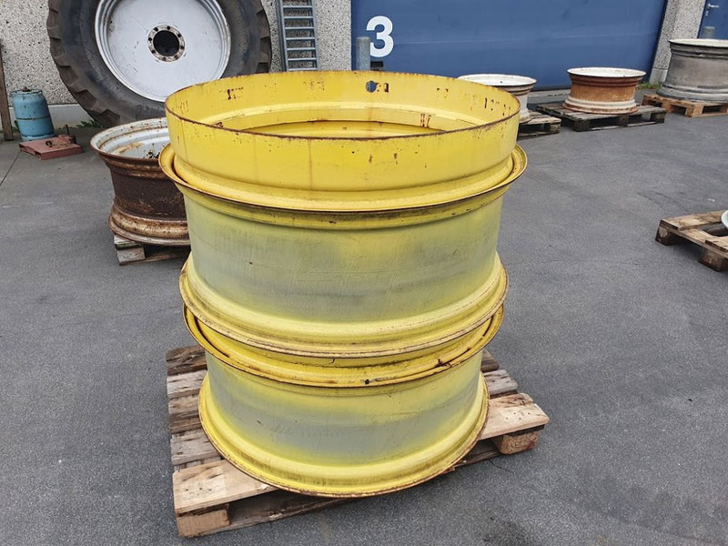 John Deere velgen 14x38 - Jante: photos 1 John Deere velgen 14x38 - Jante: photos 1