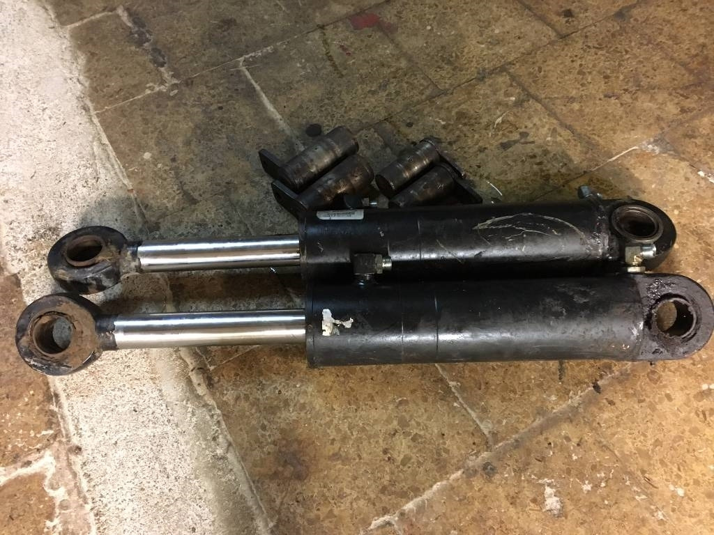 Komatsu Dozer blade - Lame pour Matériel forestier: photos 4 Komatsu Dozer blade - Lame pour Matériel forestier: photos 4