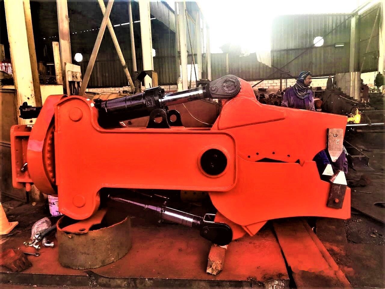 AME 360' Rotating Concrete Demolition Shear Jaw Suitable for 30-50 T - Cisaille de démolition pour Pelle: photos 3 AME 360' Rotating Concrete Demolition Shear Jaw Suitable for 30-50 T - Cisaille de démolition pour Pelle: photos 3