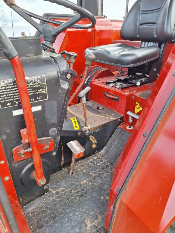 Tracteur agricole IHC 833 Allrad Kabine IHC 833 Allrad Kabine: photos 12 Tracteur agricole IHC 833 Allrad Kabine IHC 833 Allrad Kabine: photos 12