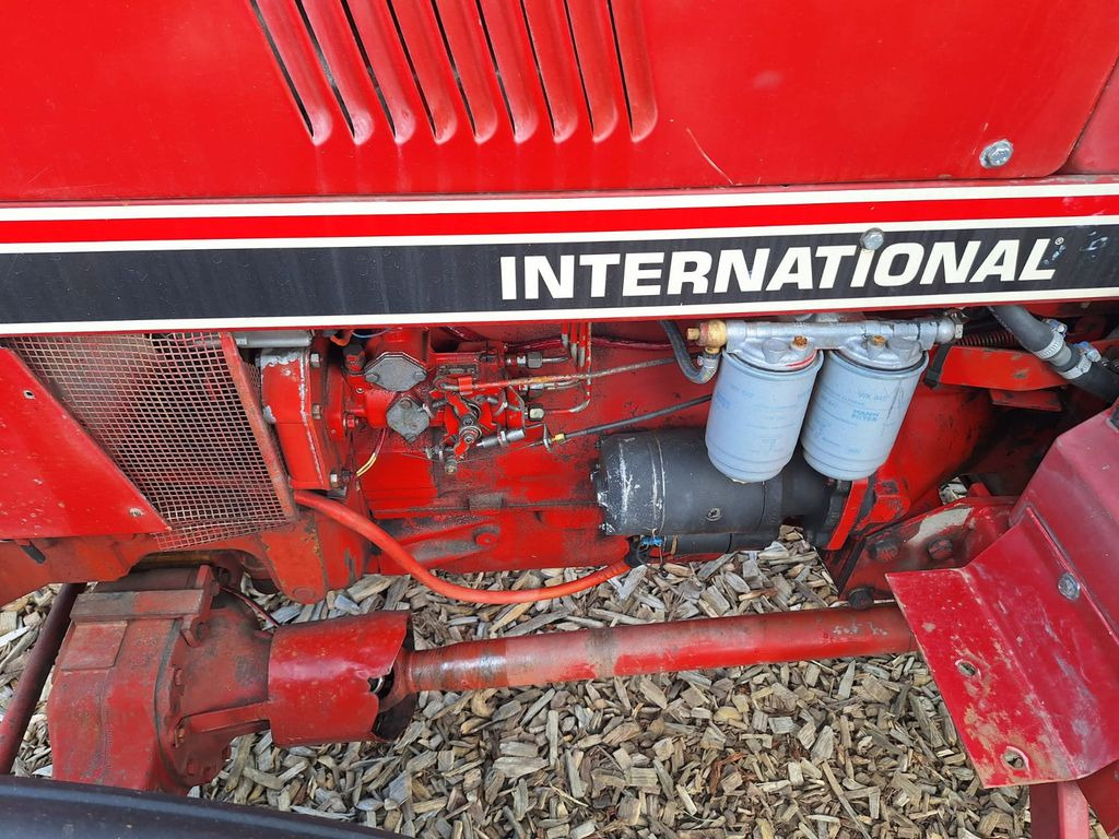 Tracteur agricole IHC 833 Allrad Kabine IHC 833 Allrad Kabine: photos 11 Tracteur agricole IHC 833 Allrad Kabine IHC 833 Allrad Kabine: photos 11