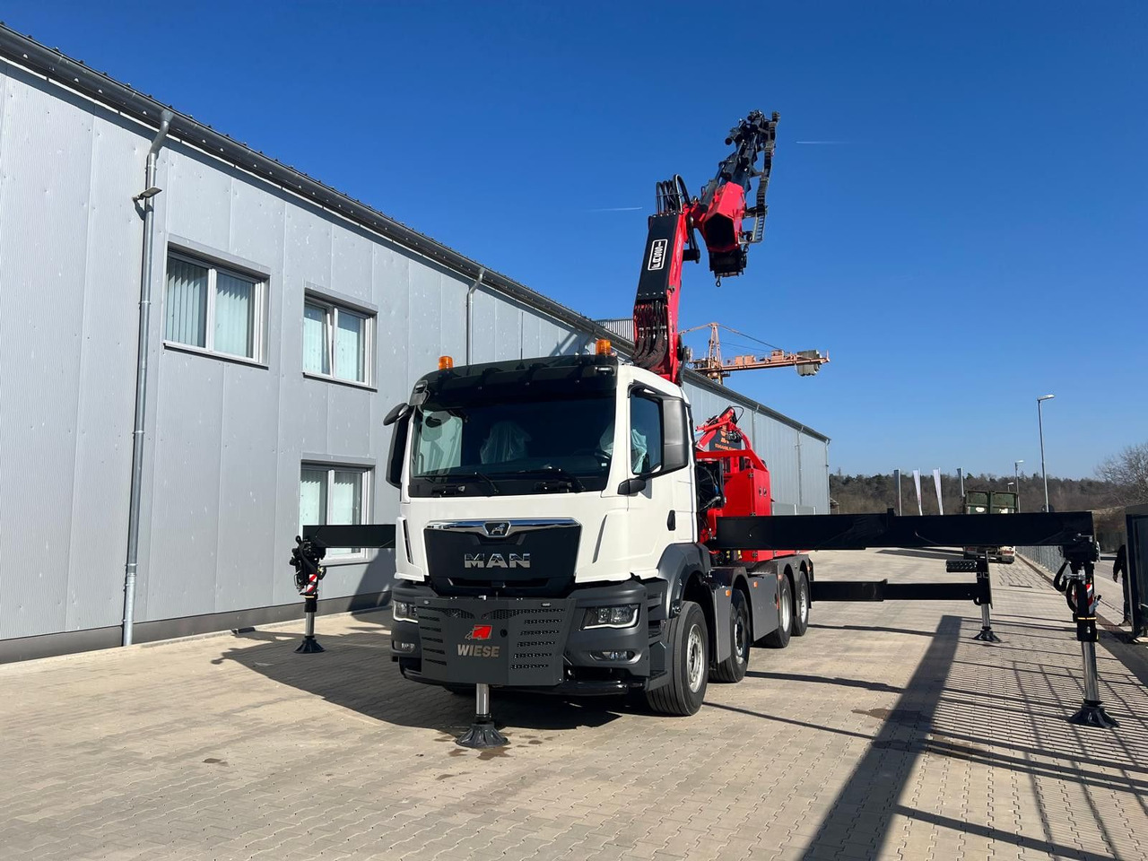 MAN 8x4 mit F1150RA.2.28 L616 Winde, 2.per. Korb - Camion plateau, Camion grue: photos 4 MAN 8x4 mit F1150RA.2.28 L616 Winde, 2.per. Korb - Camion plateau, Camion grue: photos 4