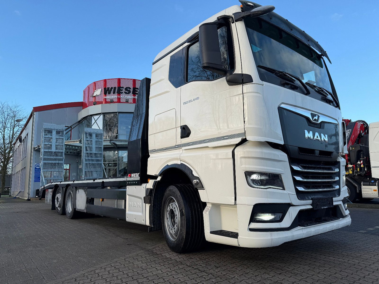 MAN Baumaschinen- Arbeitsbühnentransporter Rampen - Remorqueuse: photos 2 MAN Baumaschinen- Arbeitsbühnentransporter Rampen - Remorqueuse: photos 2