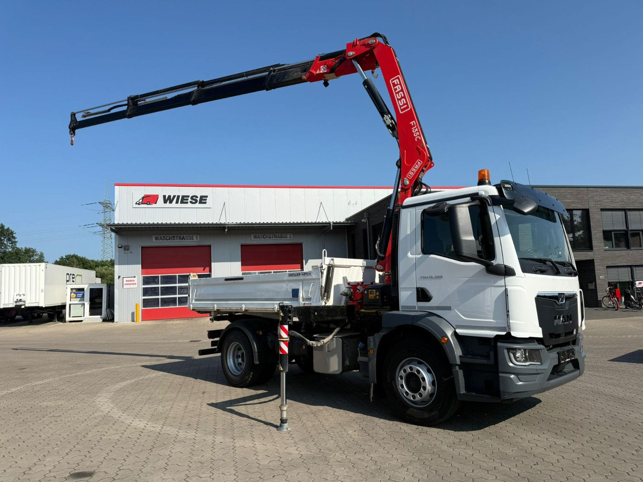 MAN TGM 18.320 4x2 BB mit Kran Fassi F135 Kipper - Camion benne, Camion grue: photos 1 MAN TGM 18.320 4x2 BB mit Kran Fassi F135 Kipper - Camion benne, Camion grue: photos 1