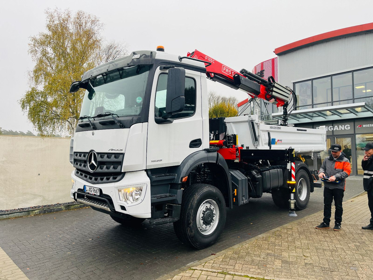 Mercedes-Benz Arocs 1835 4x4 Meiller Fassi F135 Kran Kipper - Camion benne, Camion grue: photos 2 Mercedes-Benz Arocs 1835 4x4 Meiller Fassi F135 Kran Kipper - Camion benne, Camion grue: photos 2